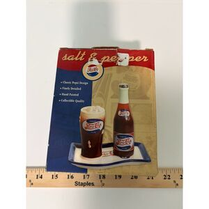 Pepsi cola salt and pepper shakers with tray with original box Style 55500
